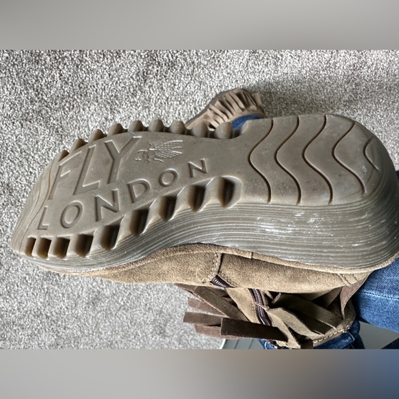 Fly London Suede Wedge bootie with fringe in Taupe/brown - Picture 6 of 8